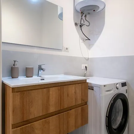 Maglianeraapartment Куарту-Сант'Элена
