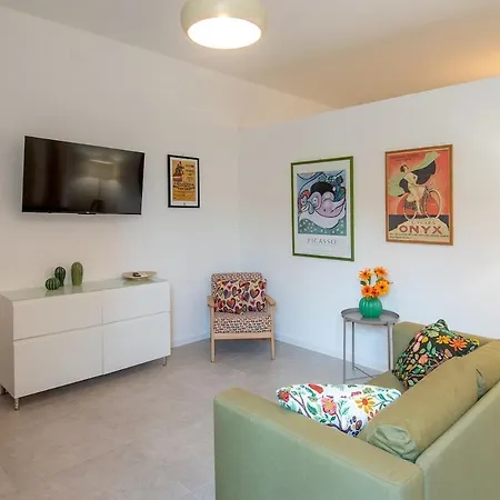 Maglianeraapartment Куарту-Сант'Элена